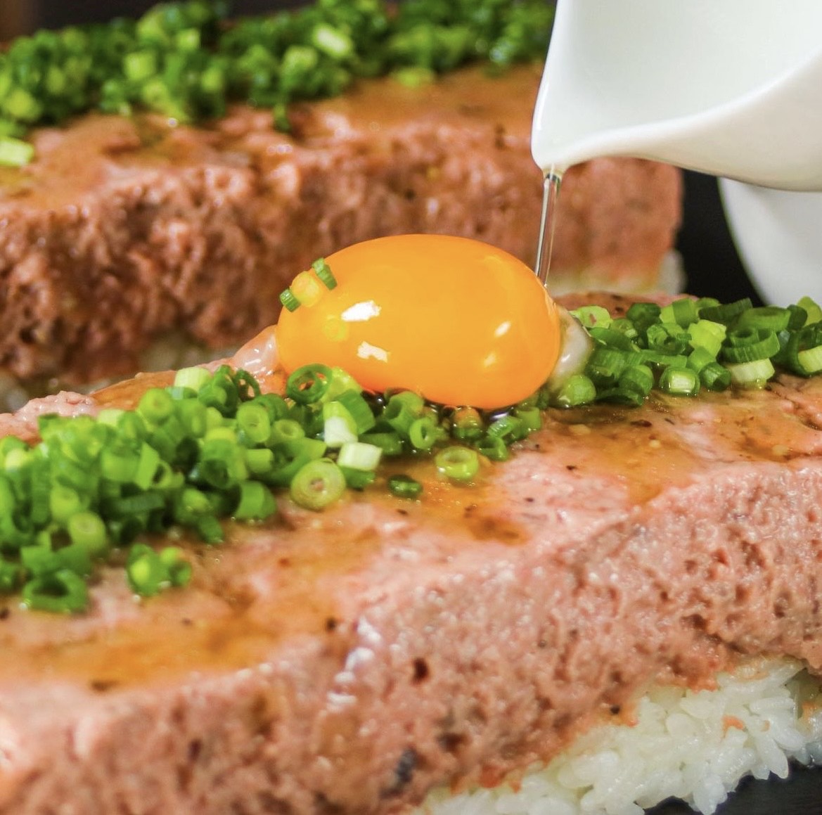 肉ネギトロライスの写真